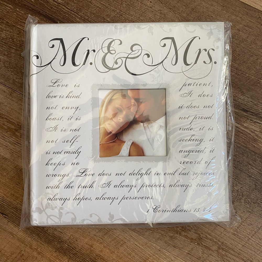 NWT- Malden Wedding Photo Album